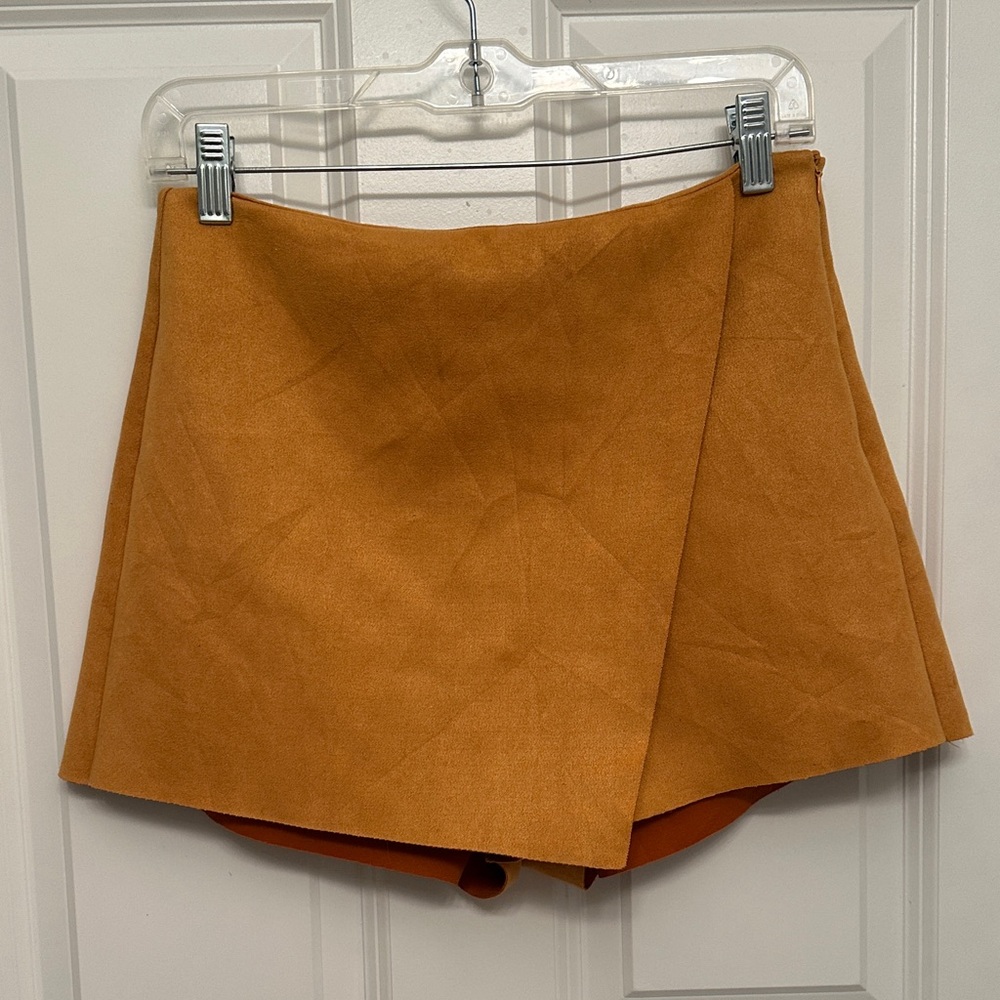 Size M Forever 21 Shorts Skirt Mustard Apparel